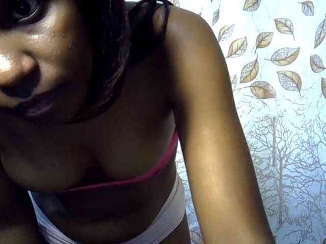 GoldenGoddess1 webcam