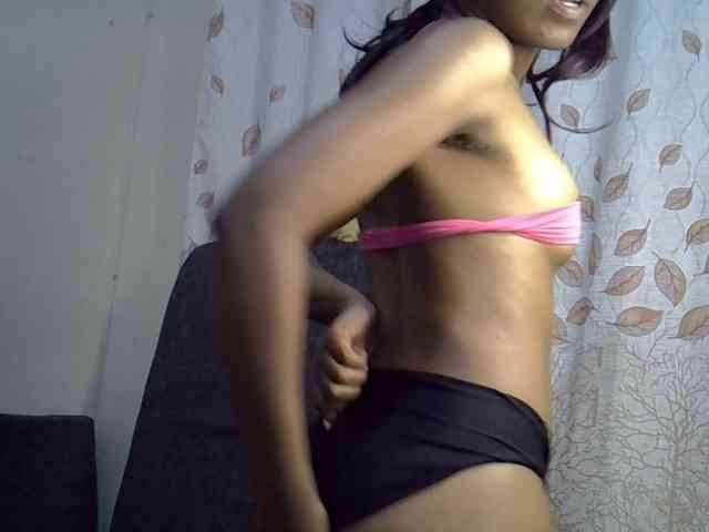 GoldenGoddess1 webcam