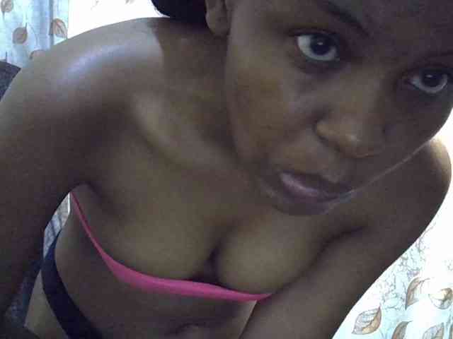 GoldenGoddess1 webcam