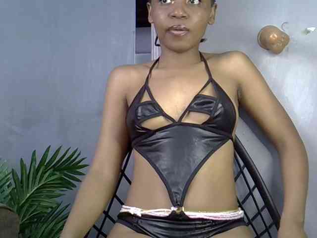 GoldenGoddess1 webcam