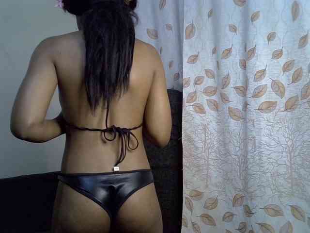 GoldenGoddess1 webcam