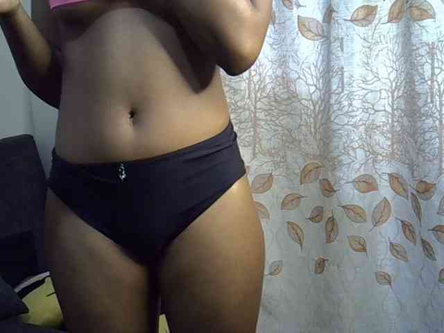 GoldenGoddess1 webcam