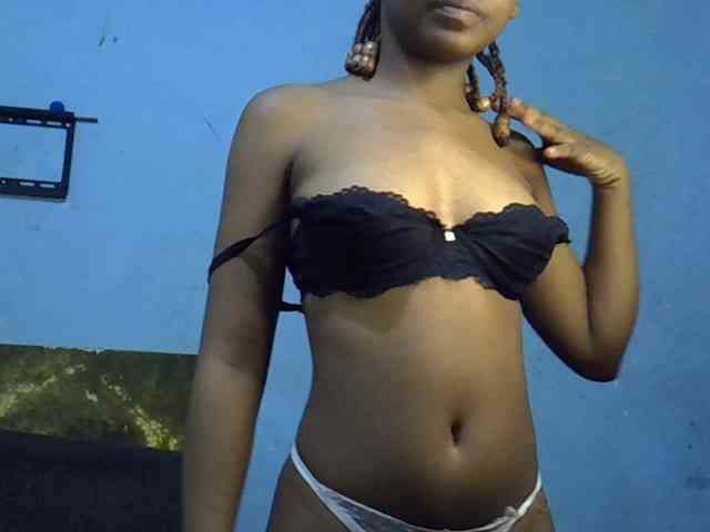 GoldenGoddess1 webcam