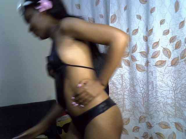 GoldenGoddess1 webcam