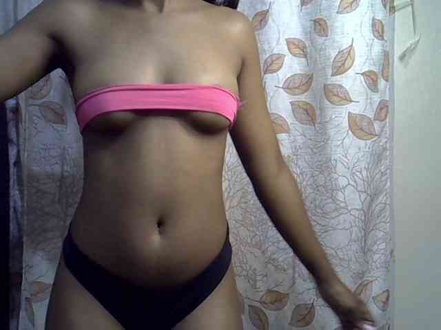 GoldenGoddess1 webcam