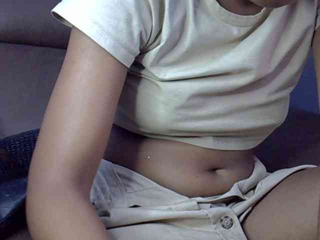 GoldenGoddess1 webcam