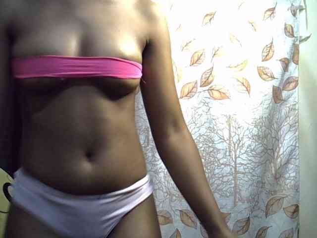 GoldenGoddess1 webcam