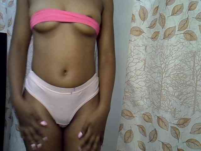 GoldenGoddess1 webcam