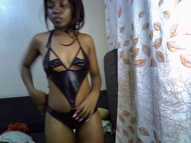 GoldenGoddess1 webcam