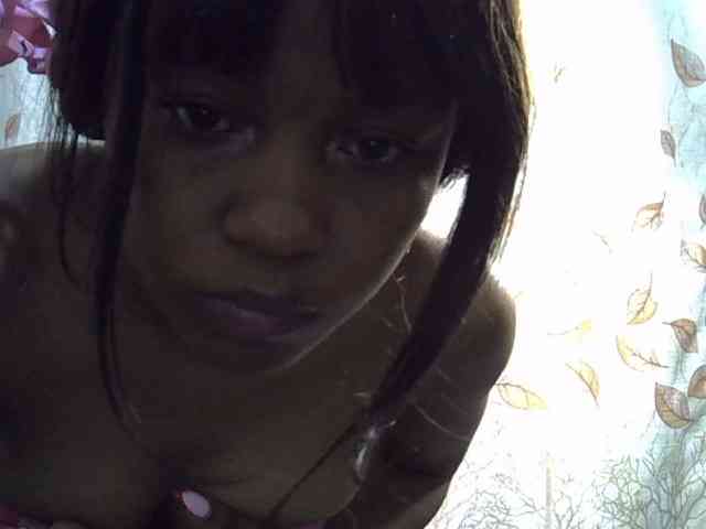 GoldenGoddess1 webcam