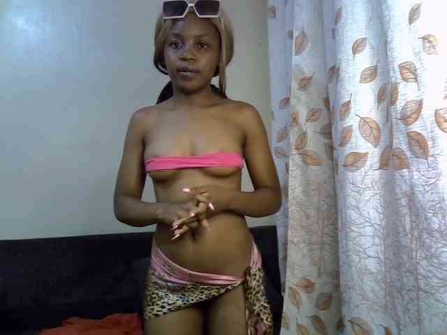 GoldenGoddess1 webcam