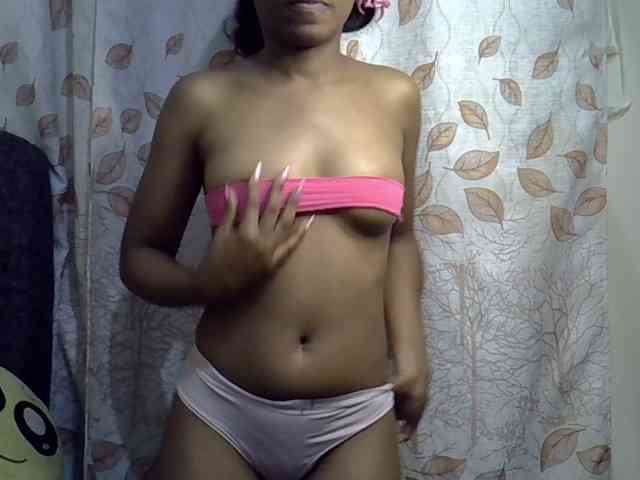 GoldenGoddess1 webcam