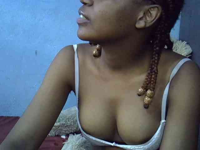 GoldenGoddess1 webcam