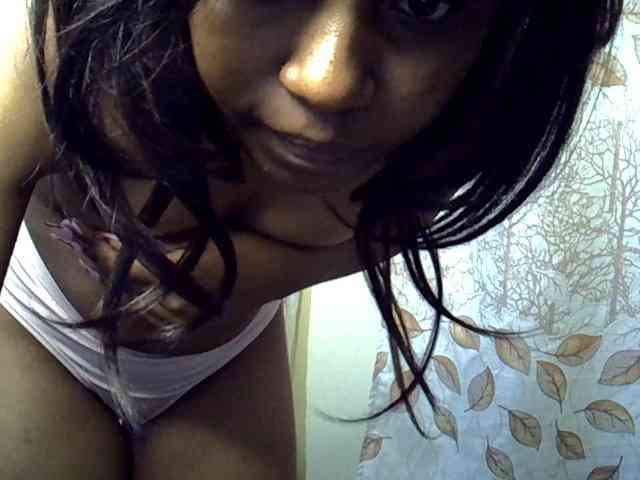 GoldenGoddess1 webcam