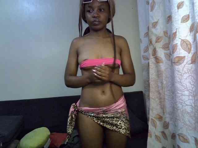 GoldenGoddess1 webcam