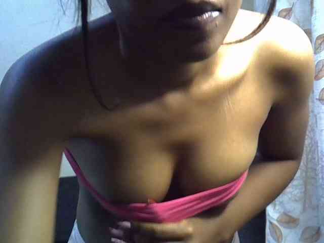 GoldenGoddess1 webcam