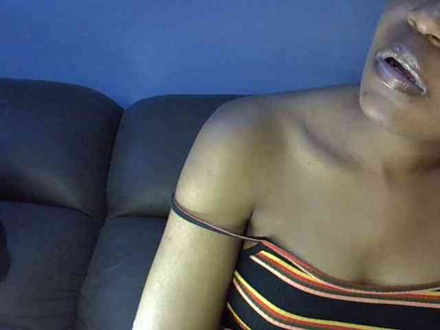 GoldenGoddess1 GoldenGoddess1