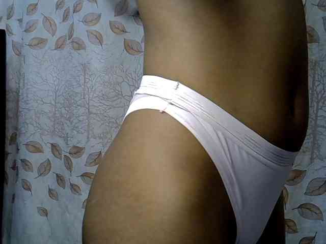 GoldenGoddess1 webcam