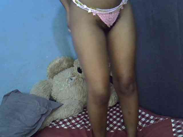 GoldenGoddess1 webcam