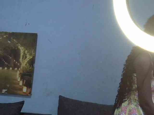 GoldenGoddess1 webcam