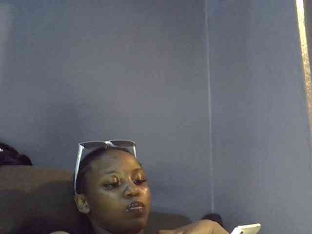 GoldenGoddess1 webcam