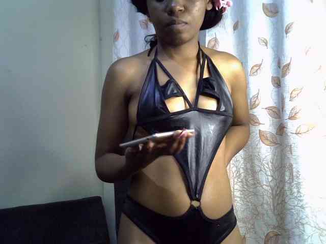 GoldenGoddess1 GoldenGoddess1