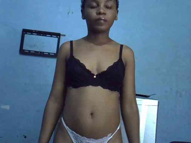 GoldenGoddess1 webcam