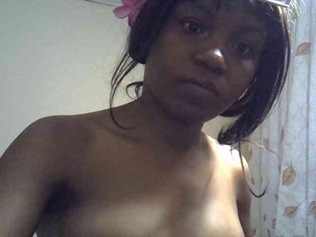 GoldenGoddess1 webcam