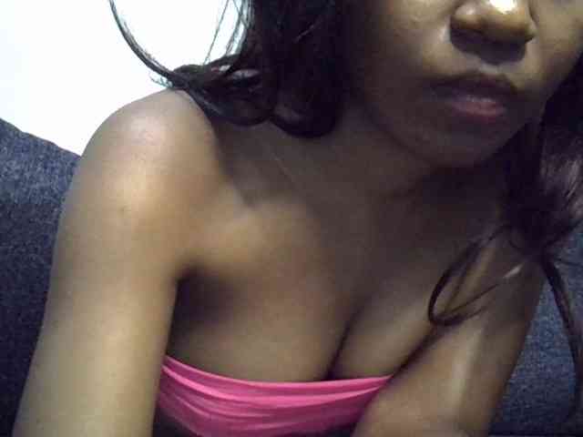 GoldenGoddess1 webcam