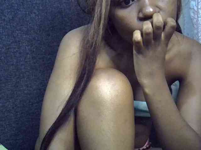 GoldenGoddess1 webcam