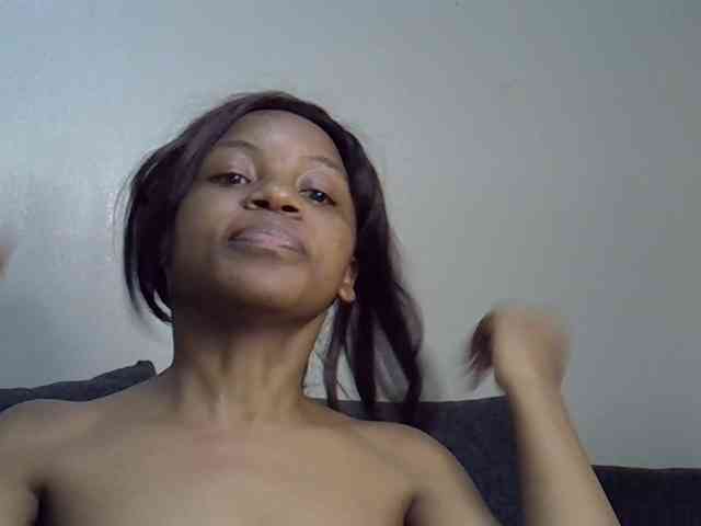 GoldenGoddess1 webcam