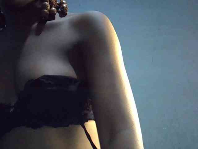 GoldenGoddess1 webcam