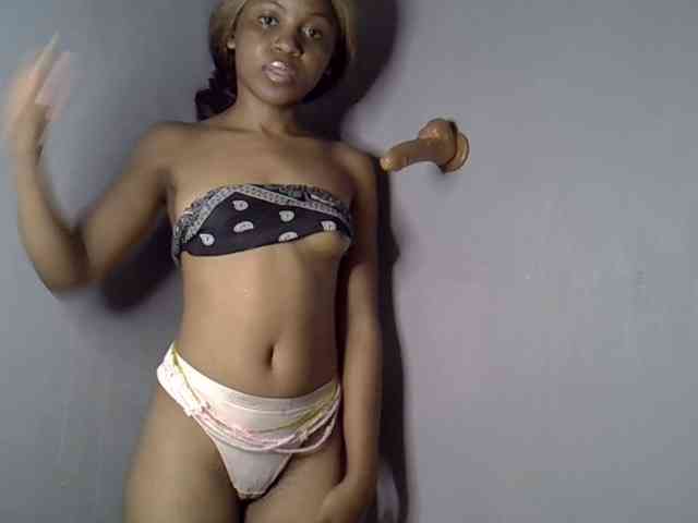 GoldenGoddess1 webcam