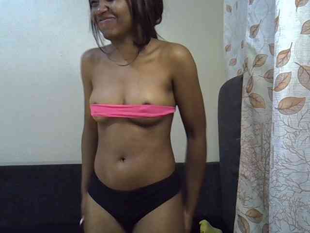 GoldenGoddess1 webcam