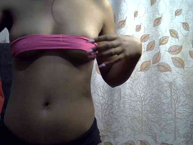 GoldenGoddess1 webcam