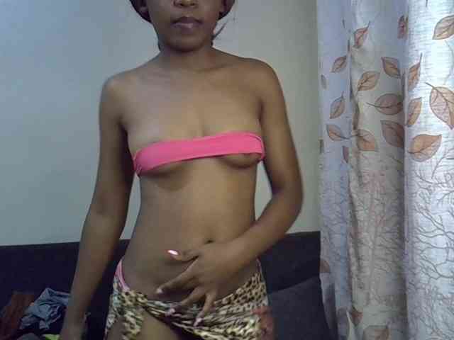 GoldenGoddess1 webcam