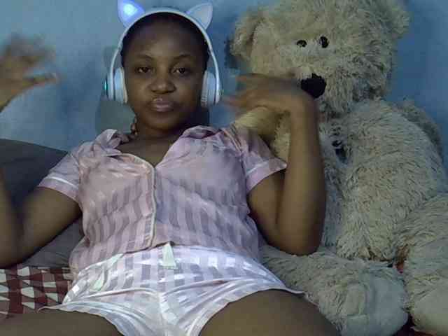 GoldenGoddess1 webcam