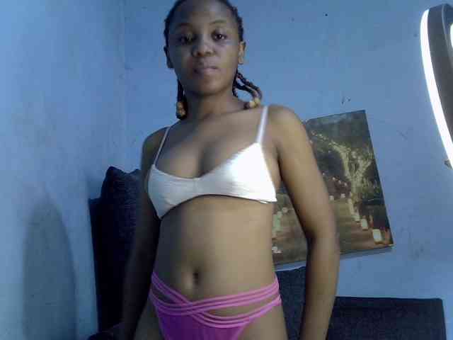 GoldenGoddess1 webcam