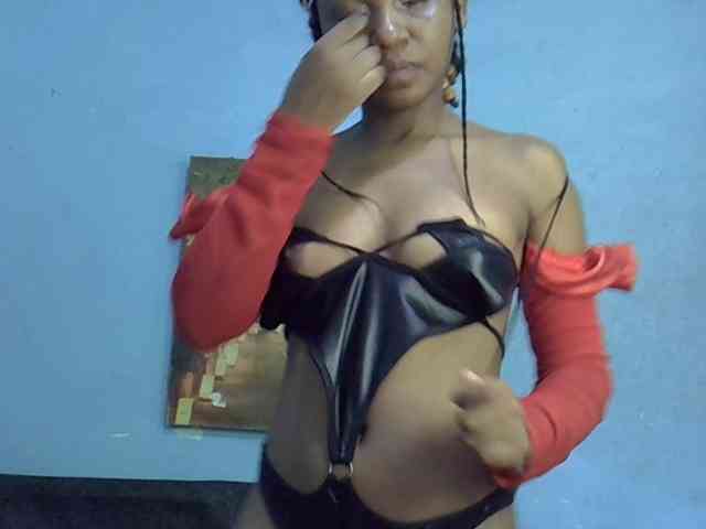 GoldenGoddess1 webcam