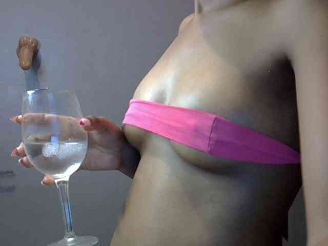 GoldenGoddess1 webcam