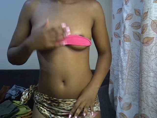 GoldenGoddess1 webcam