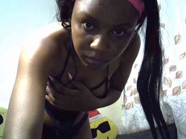 GoldenGoddess1 webcam