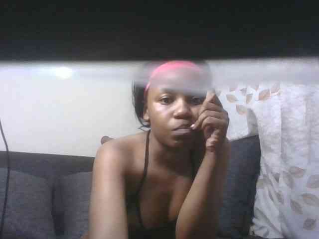 GoldenGoddess1 webcam