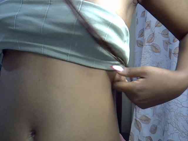 GoldenGoddess1 webcam