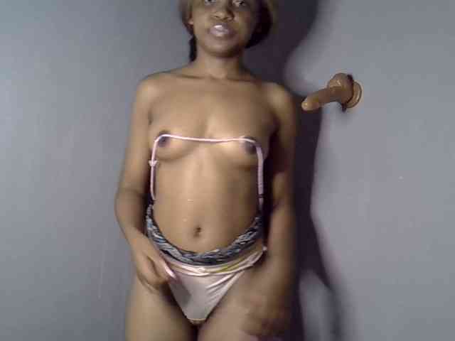 GoldenGoddess1 webcam