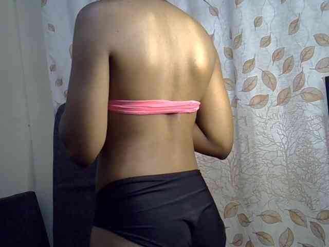 GoldenGoddess1 webcam