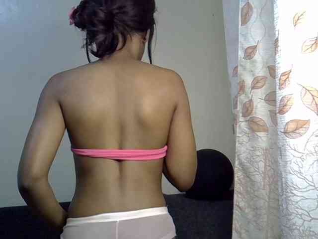 GoldenGoddess1 webcam