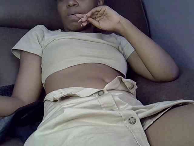 GoldenGoddess1 webcam