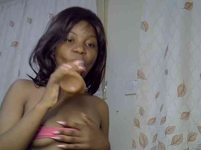 GoldenGoddess1 webcam