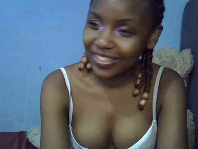 GoldenGoddess1 webcam